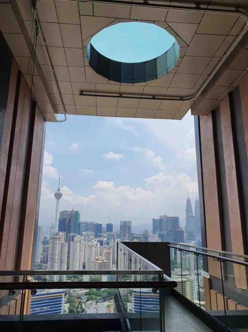 Homestay Dengan Kolam Renang Lantai Kaca Tembus Pandang di Kuala Lumpur ! Lucentia Residence LaLaport Bukit Bintang City Centre (BBCC)