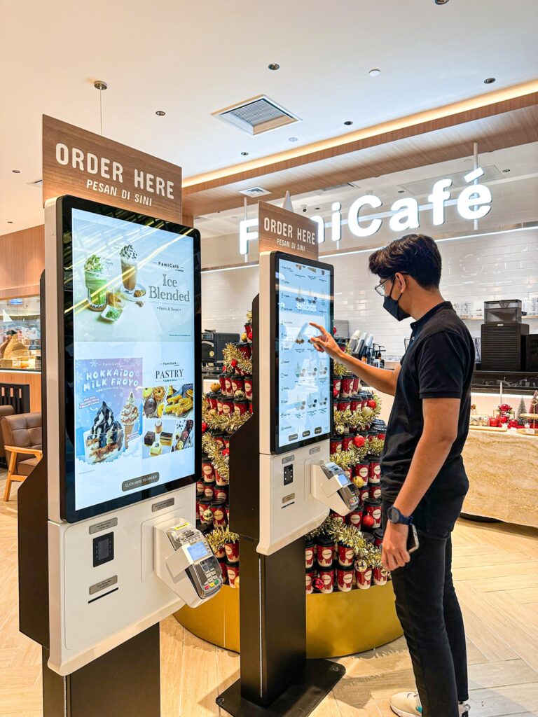 FamilyMart Buka Cawangan ke-2 & FamiCafé di IOI City Mall ! Family Mart IOI City Mall family Mart Putrajaya