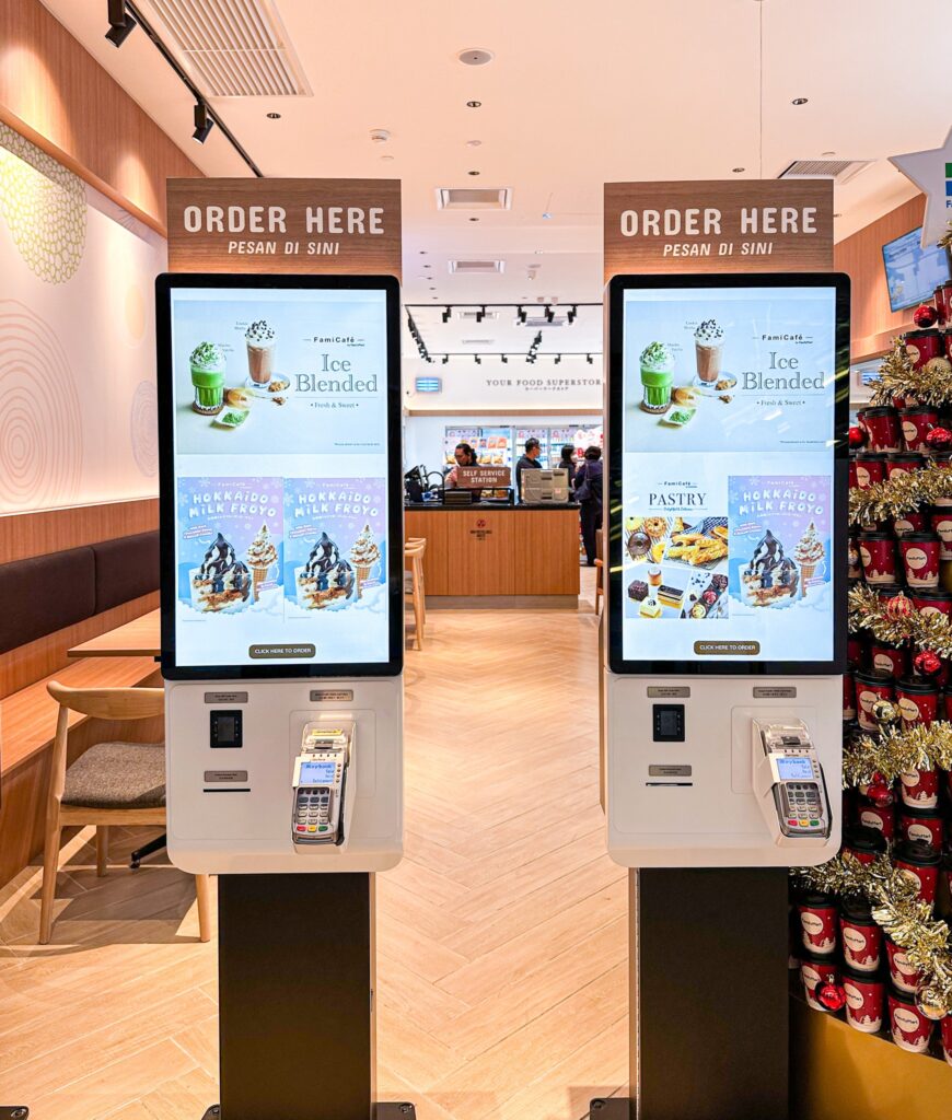 FamilyMart Buka Cawangan ke-2 & FamiCafé di IOI City Mall ! Family Mart IOI City Mall family Mart Putrajaya