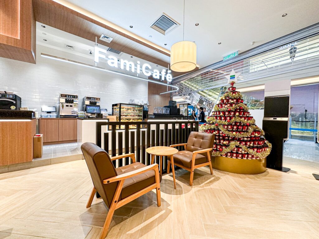FamilyMart Buka Cawangan ke-2 & FamiCafé di IOI City Mall ! Family Mart IOI City Mall family Mart Putrajaya